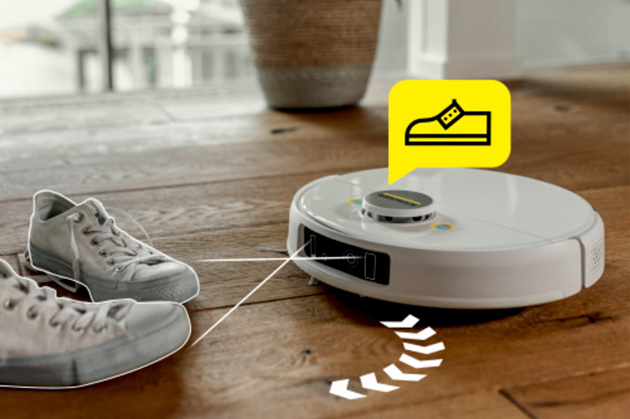 Робот с камерой объезжает мелкие препятствия